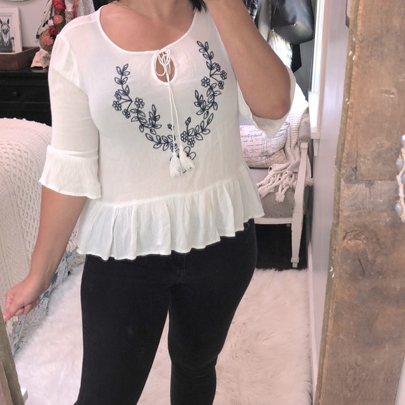 Unique Spectrum floral top white boho embroidered - Picture 1 of 5